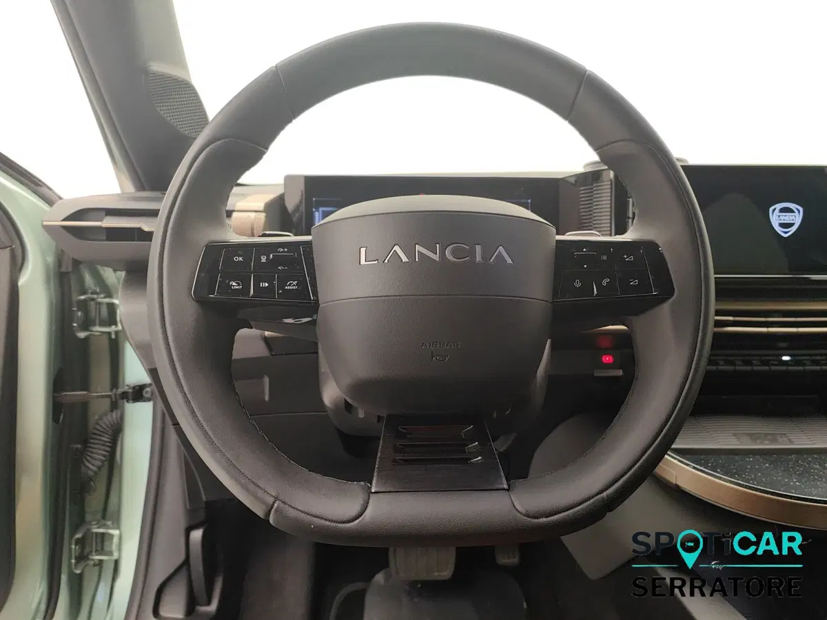 Lancia Ypsilon usata a Como (16)