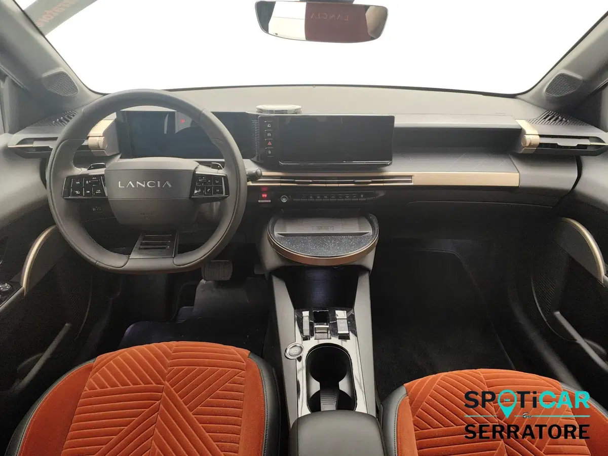 Lancia Ypsilon usata a Como (7)