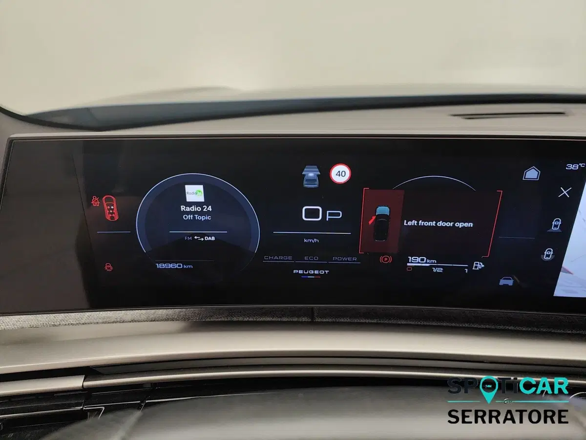 Peugeot 5008 usata a Como (8)