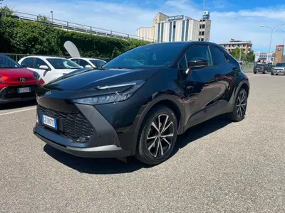 Toyota Toyota C-HR 2.0 phev Trend eco fwd e-cvt del 2025 usata a Piacenza
