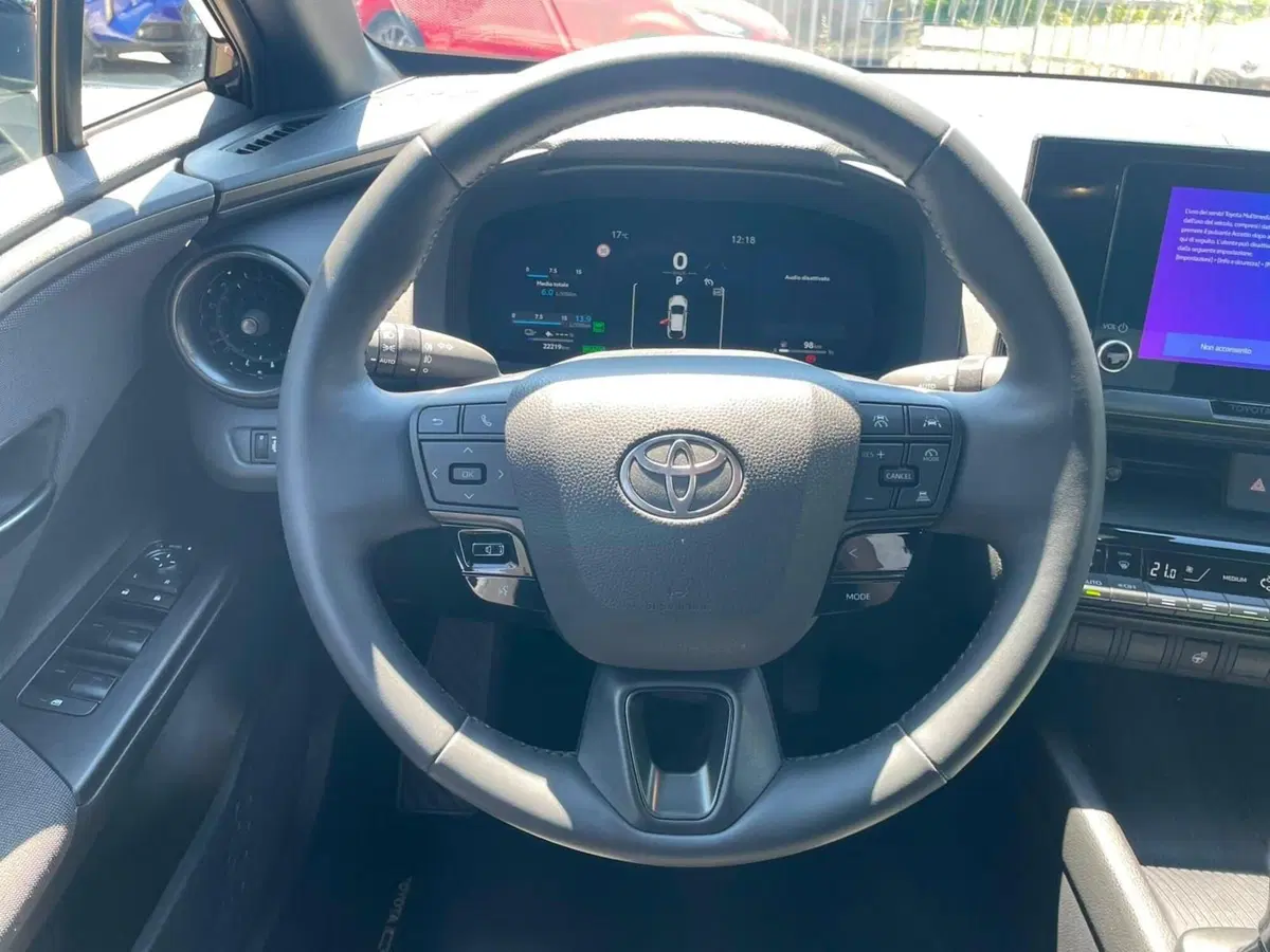 Toyota Toyota C-HR usata a Piacenza (13)