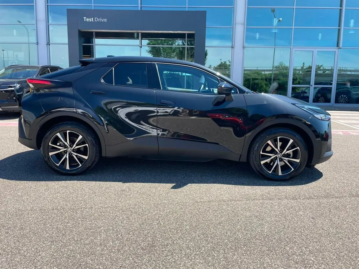 Toyota Toyota C-HR usata a Piacenza (6)