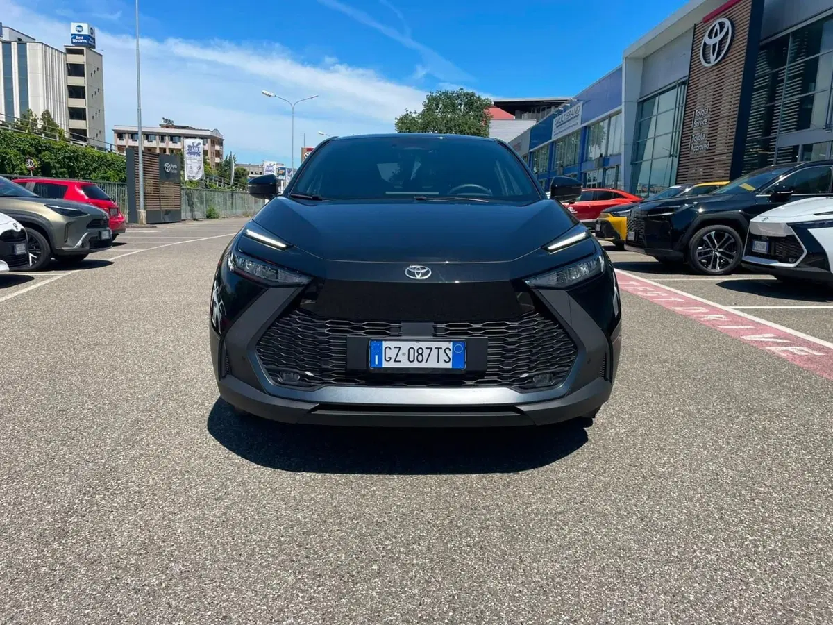 Toyota Toyota C-HR usata a Piacenza (8)