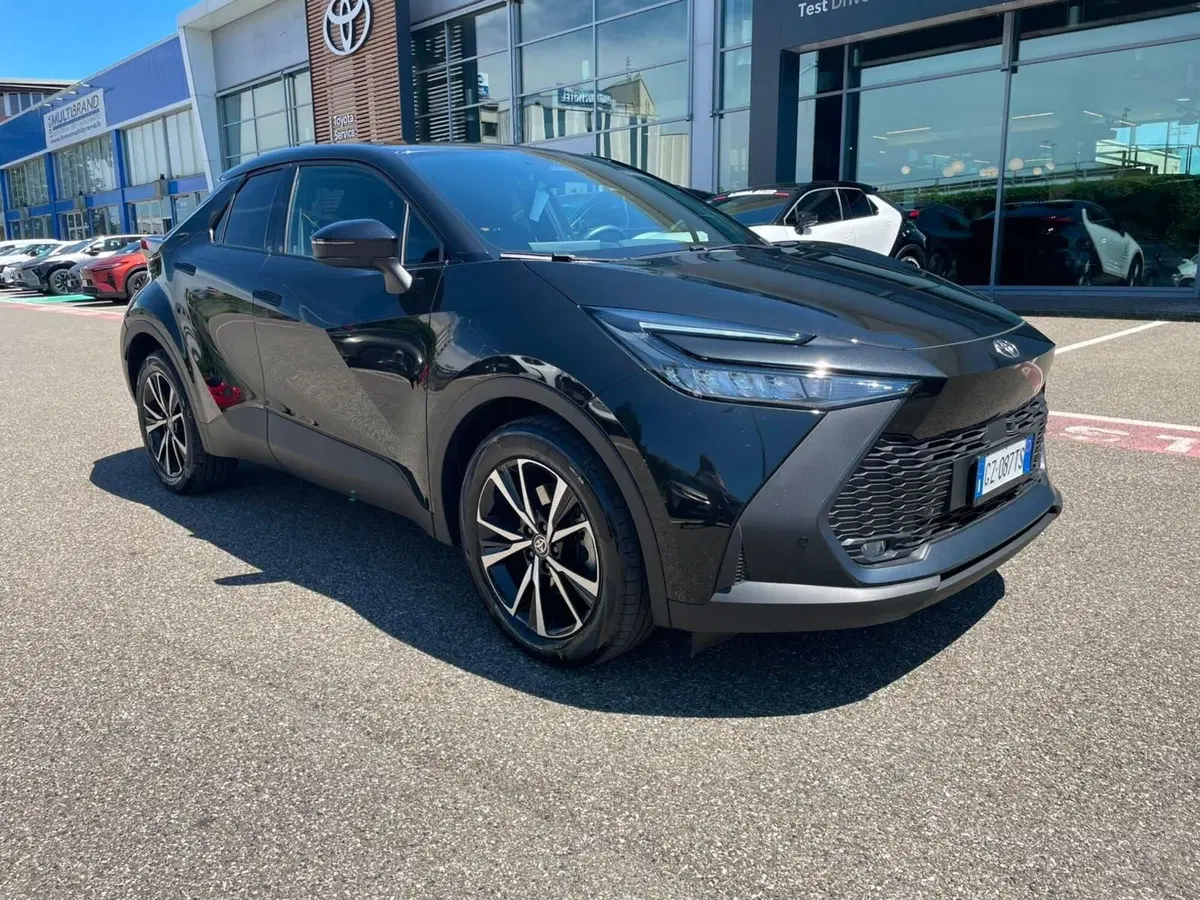 Toyota Toyota C-HR usata a Piacenza (9)