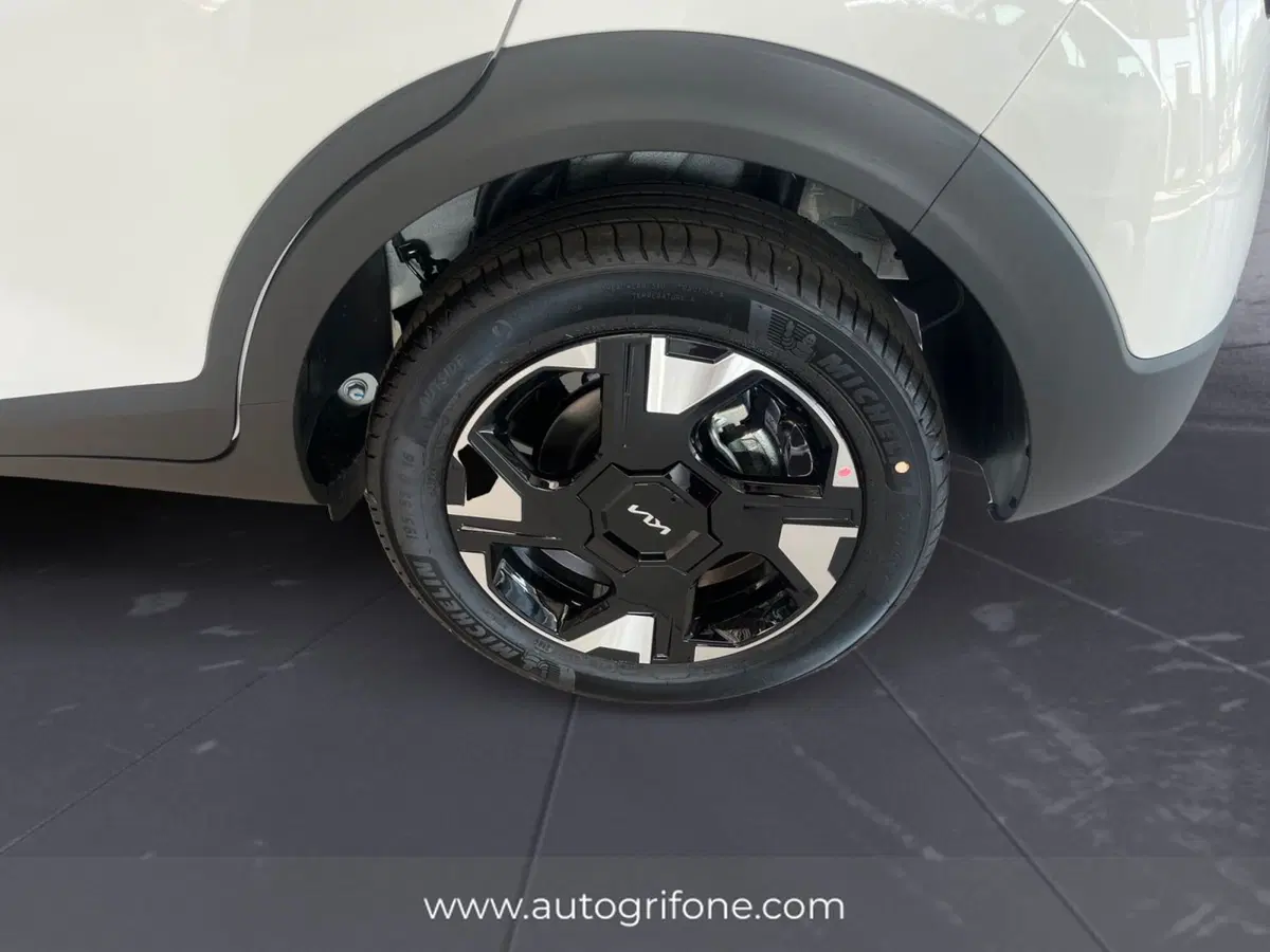 Kia Stonic nuova a Modena (14)