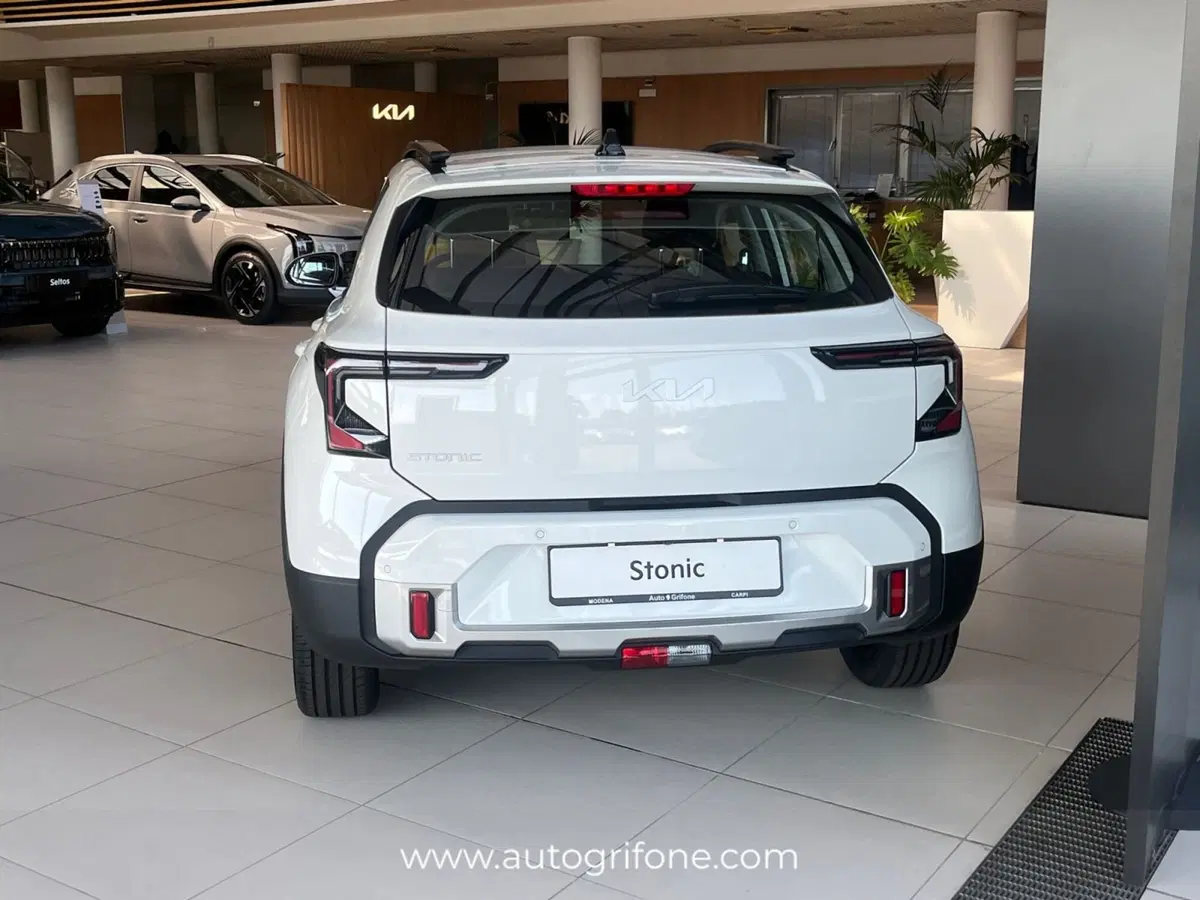 Kia Stonic nuova a Modena (4)