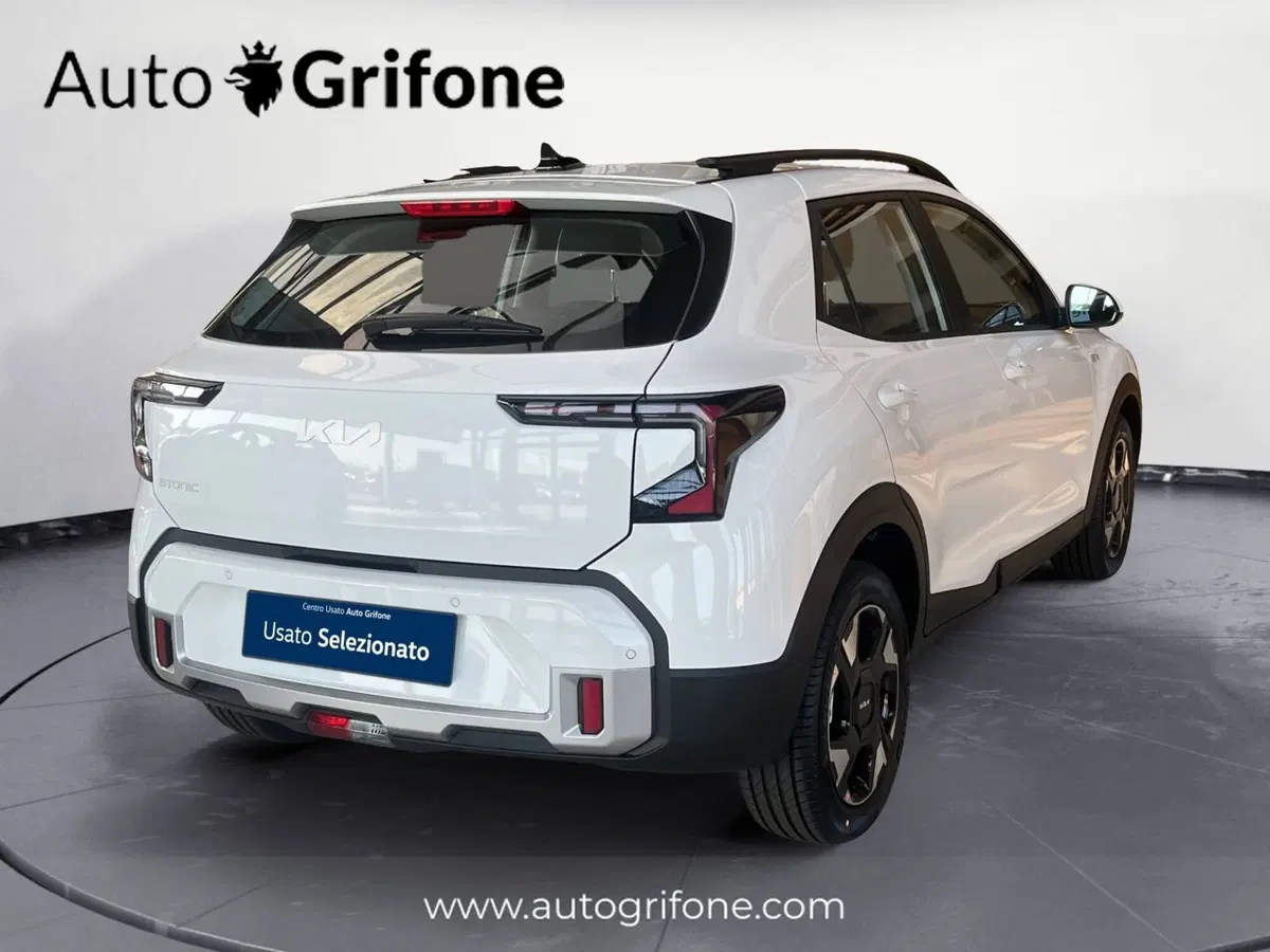 Kia Stonic nuova a Modena (5)