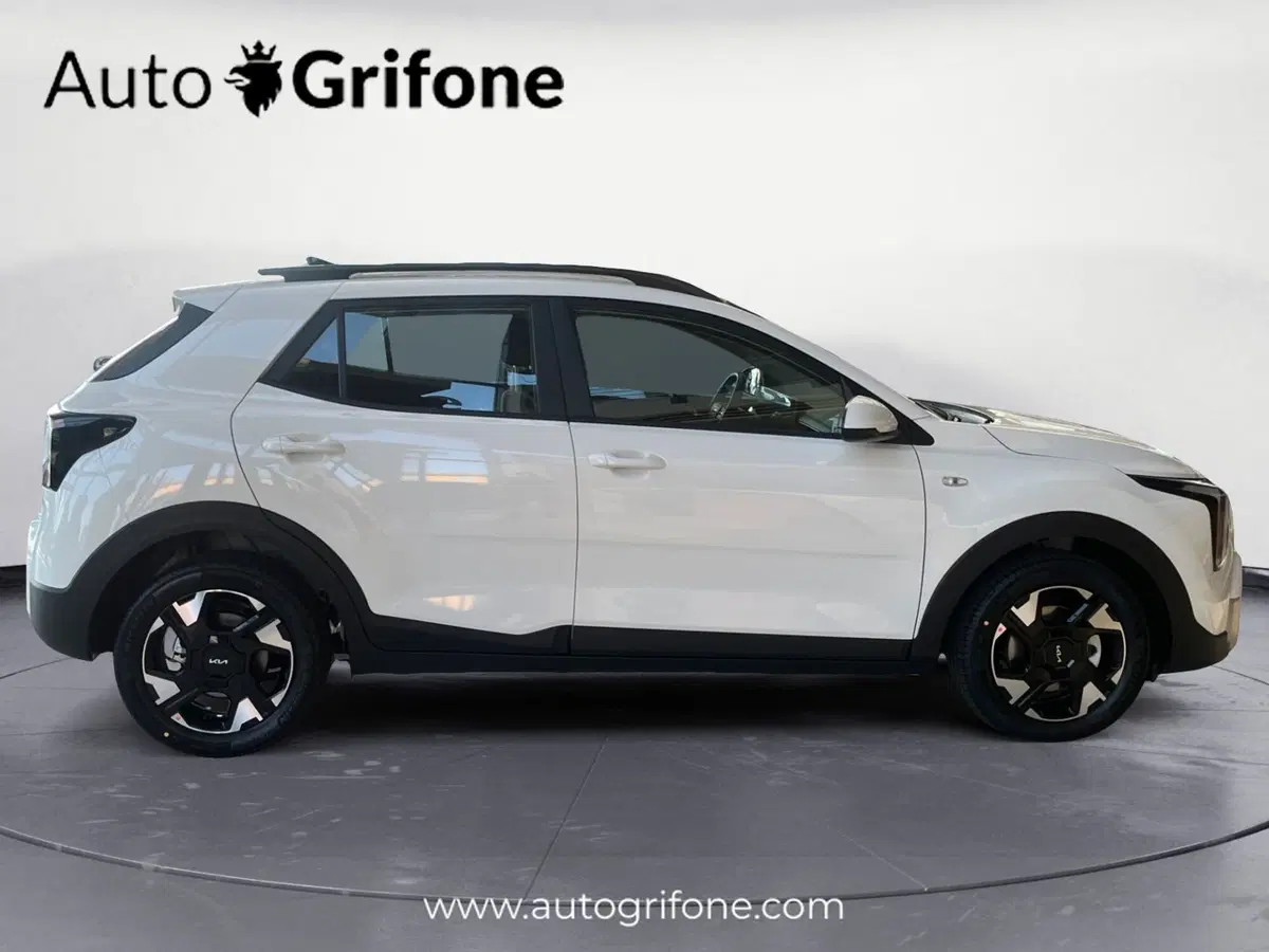 Kia Stonic nuova a Modena (6)