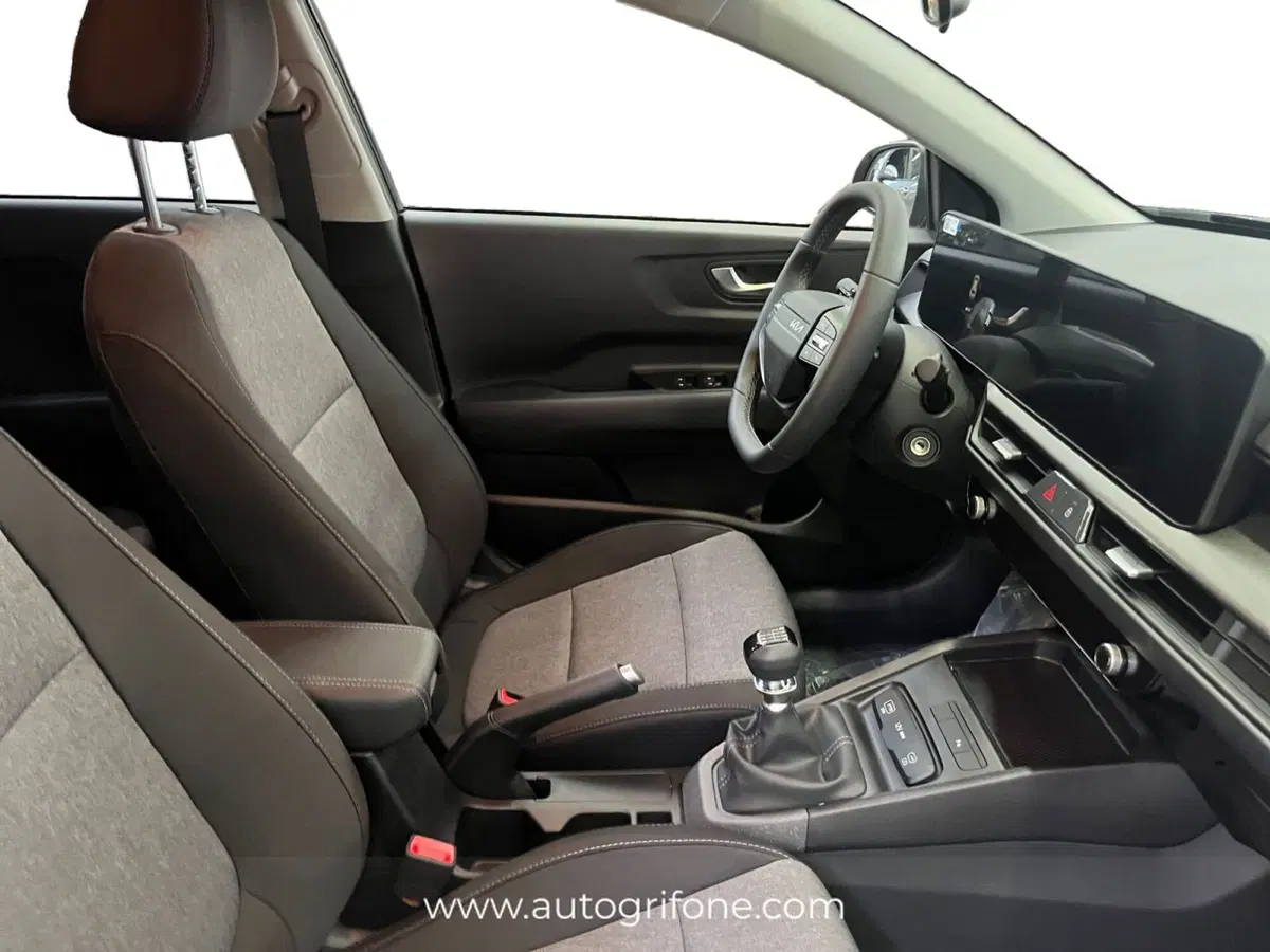 Kia Stonic nuova a Modena (15)