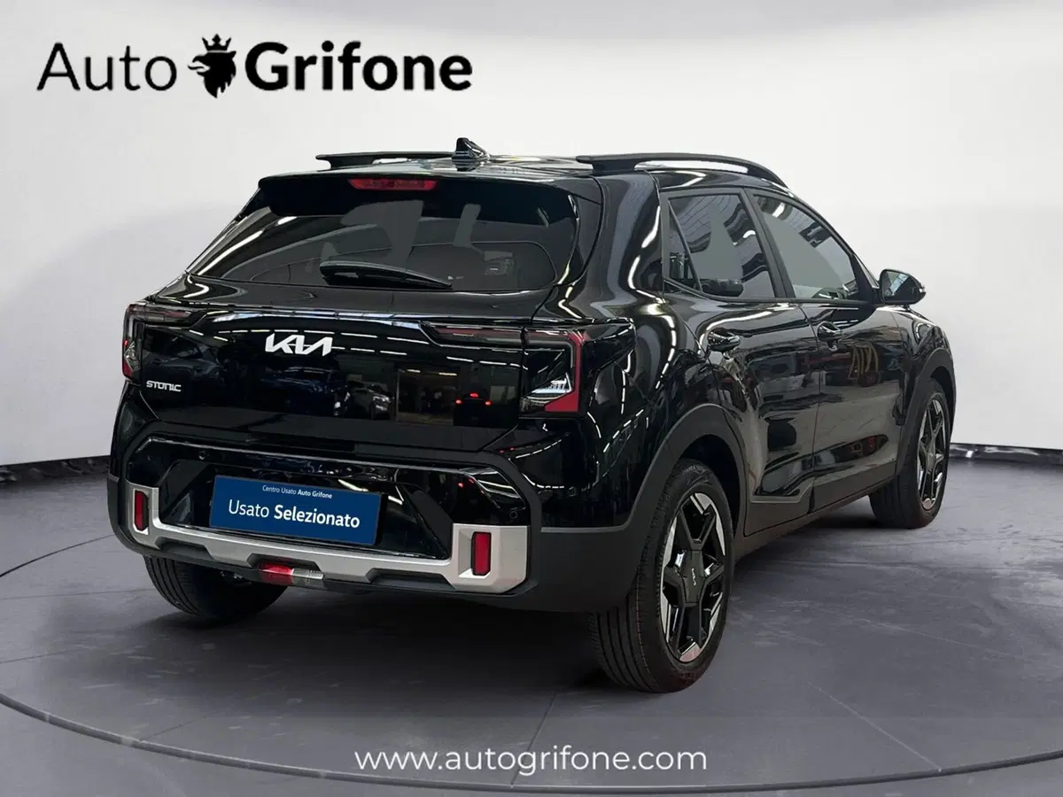 Kia Stonic nuova a Modena (5)