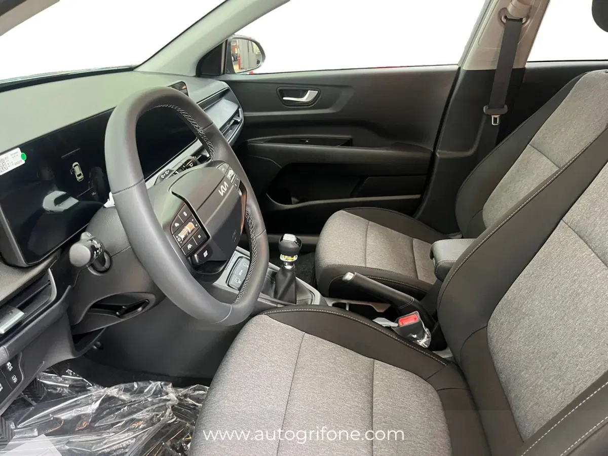 Kia Stonic nuova a Modena (10)