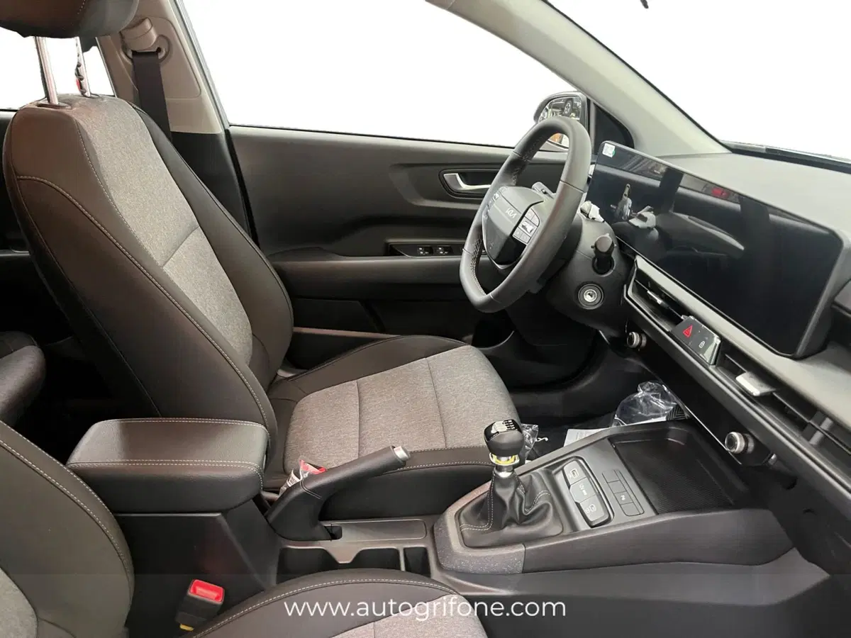 Kia Stonic nuova a Modena (8)