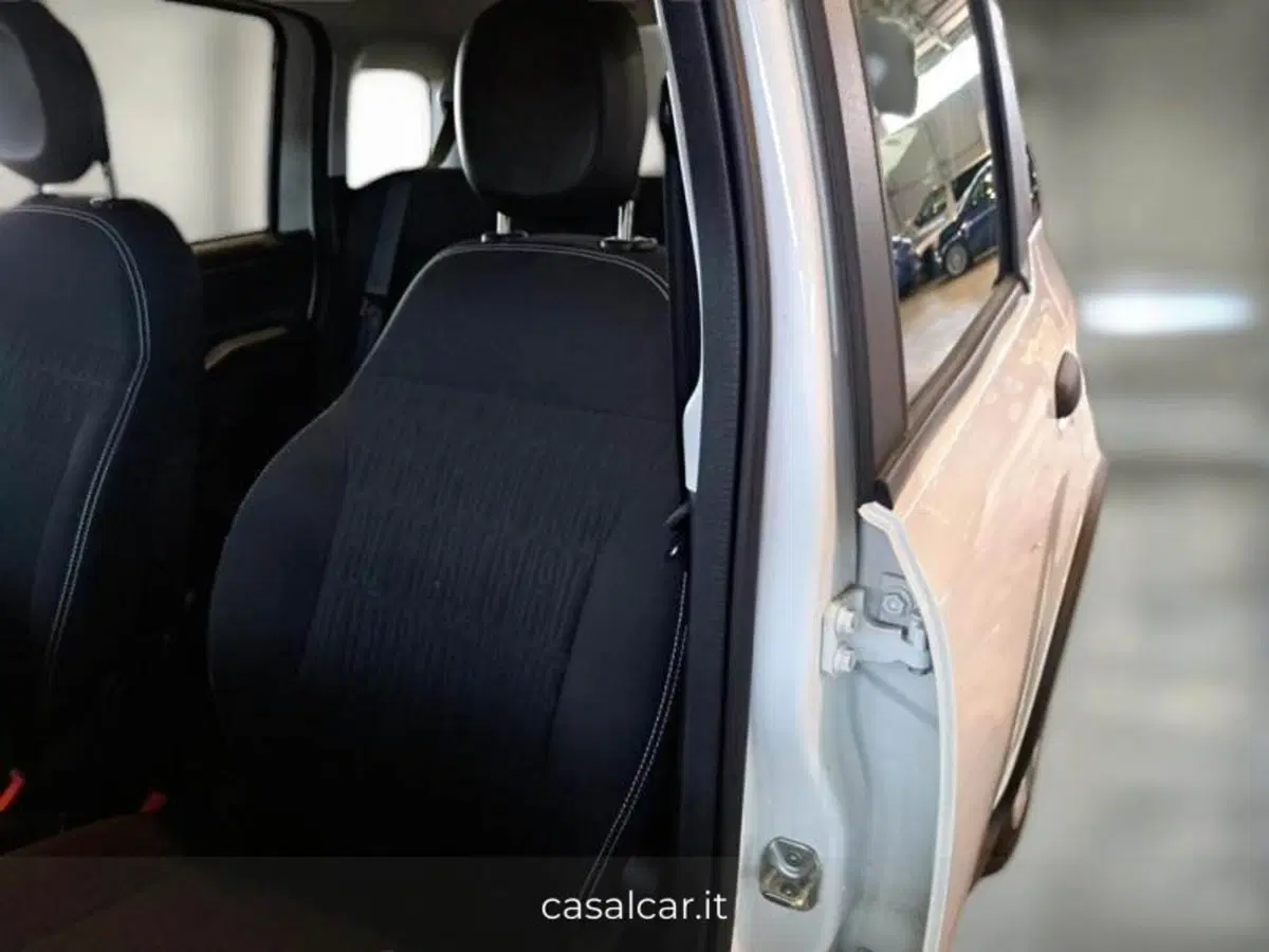 Fiat Panda Cross nuova a Salerno (9)