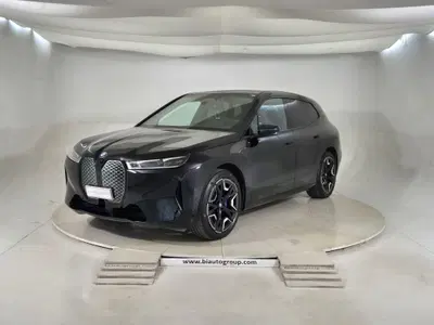 BMW iX xdrive50 del 2022 usata a Settimo Torinese
