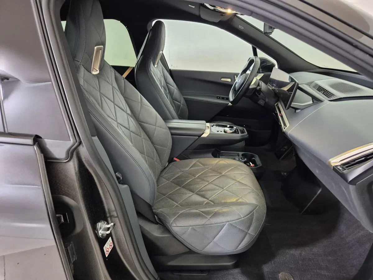 BMW iX usata a Torino (11)