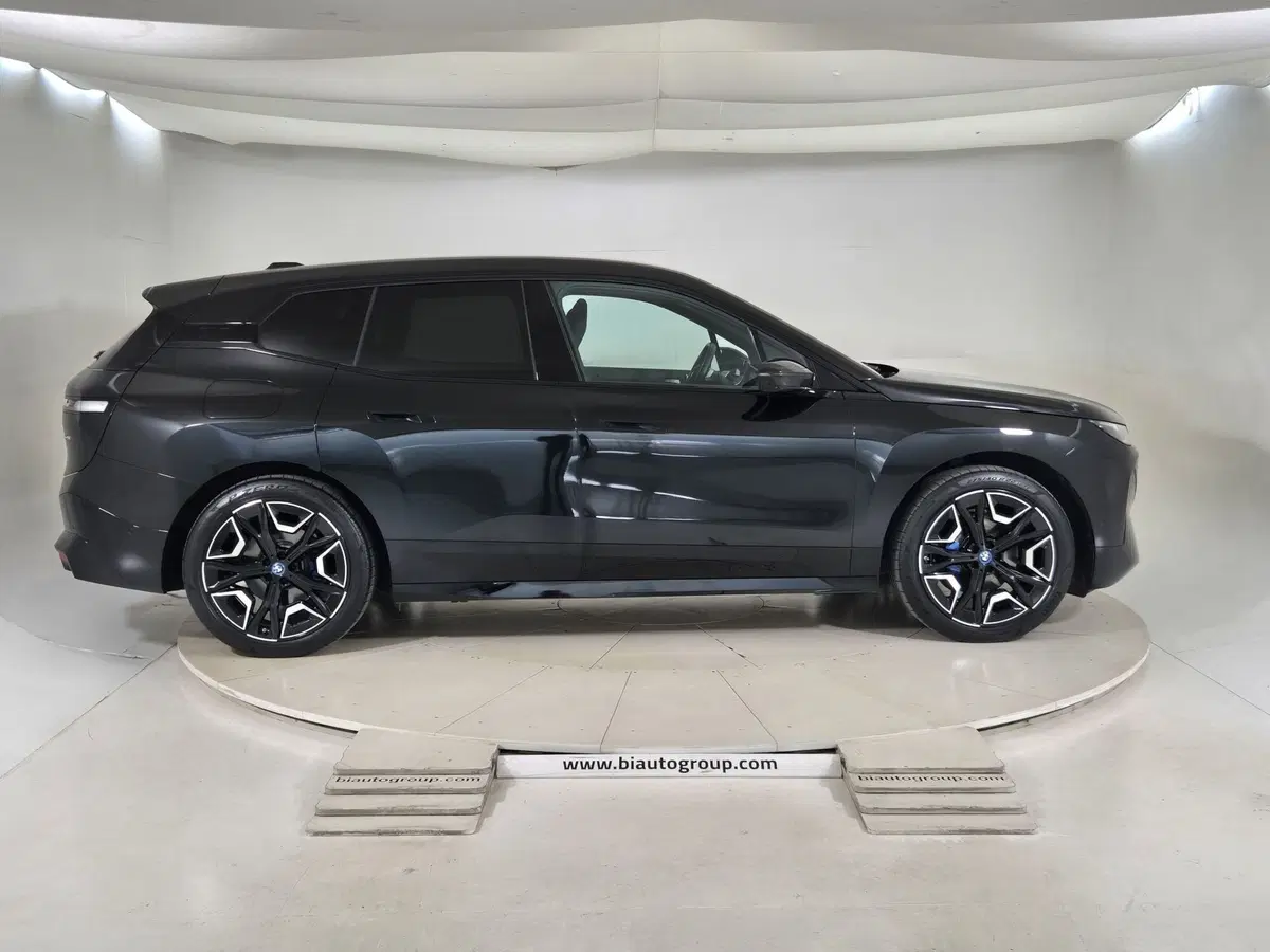 BMW iX usata a Torino (6)