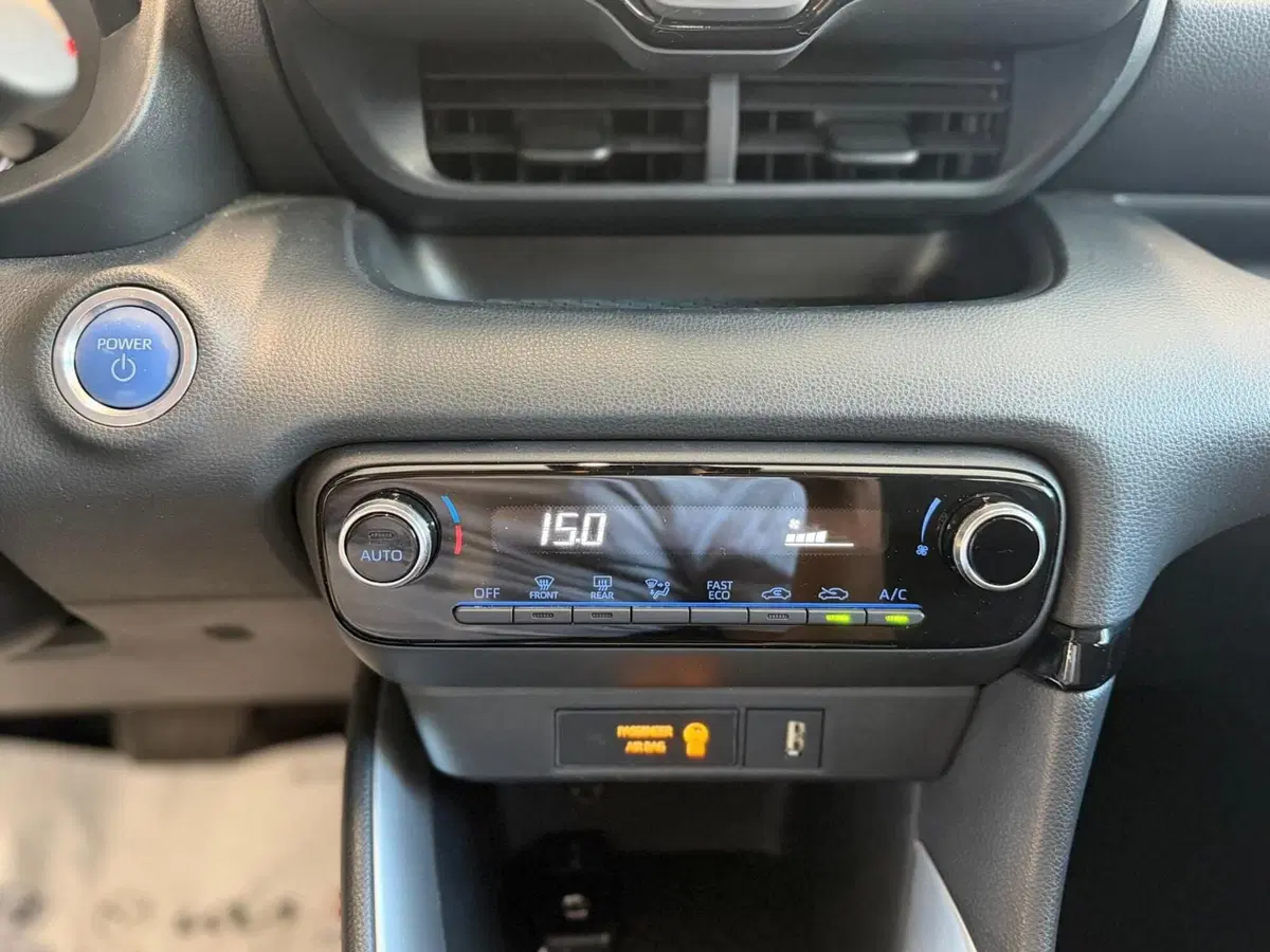 Mazda Mazda2 Hybrid usata a Napoli (14)