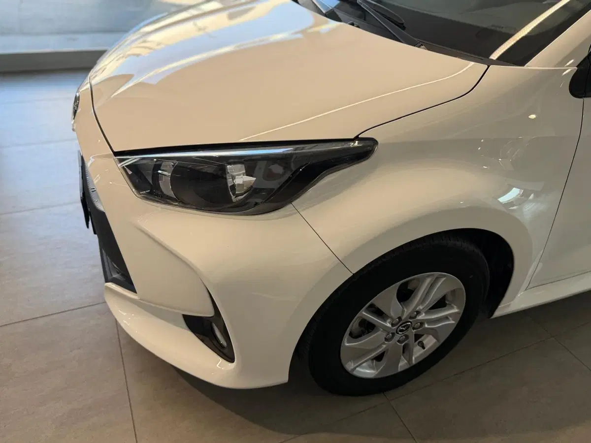 Mazda Mazda2 Hybrid usata a Napoli (18)