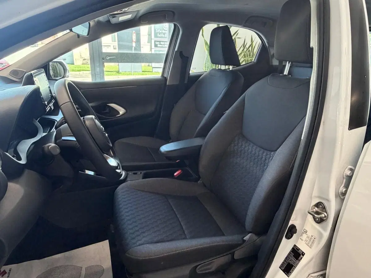 Mazda Mazda2 Hybrid usata a Napoli (7)