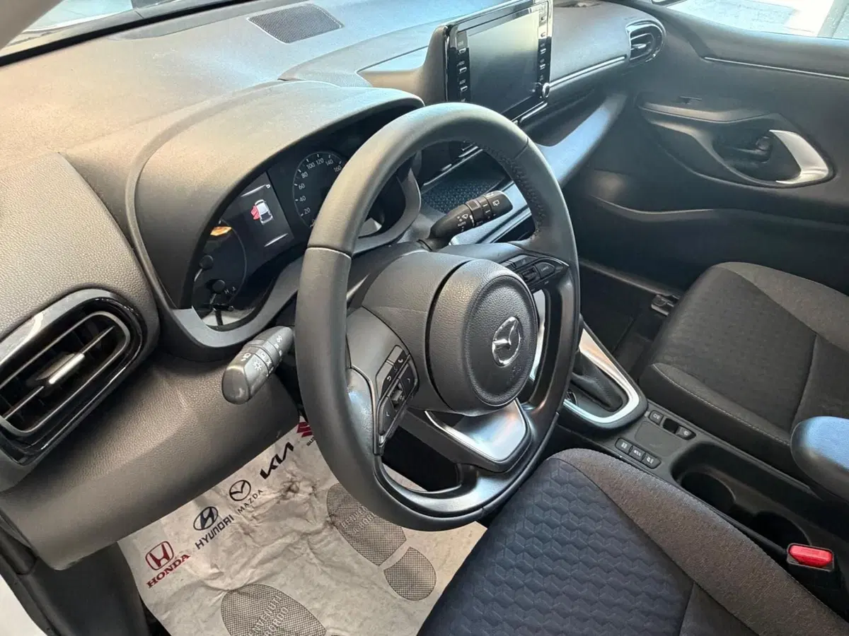 Mazda Mazda2 Hybrid usata a Napoli (8)