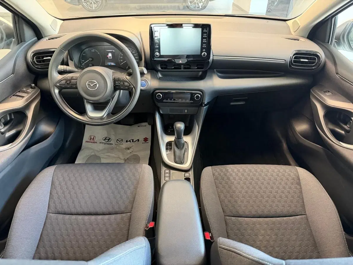 Mazda Mazda2 Hybrid usata a Napoli (9)