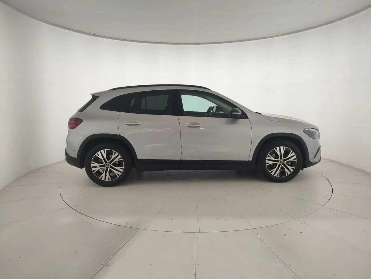 Mercedes-Benz GLA SUV usata a Alessandria (5)
