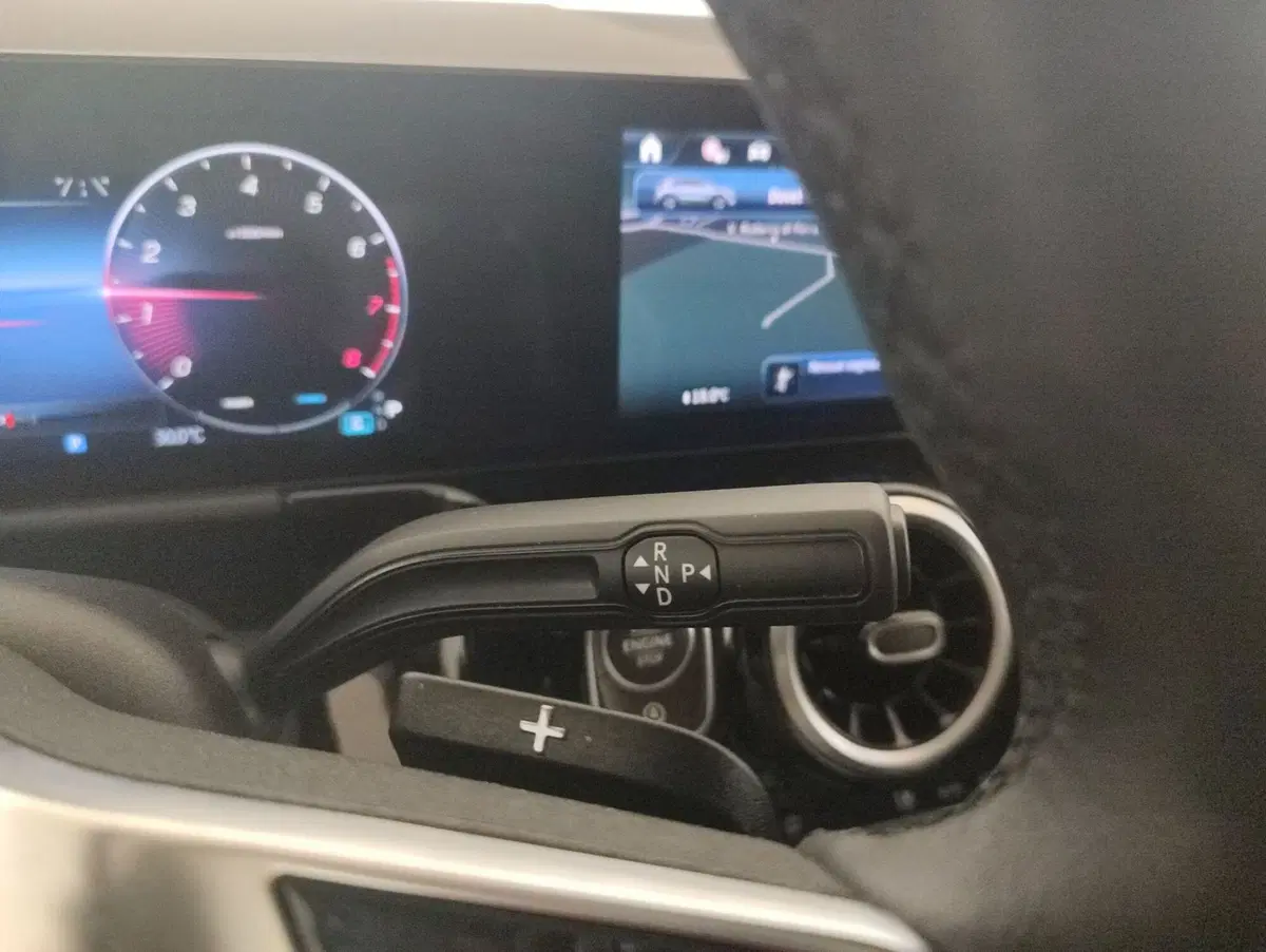 Mercedes-Benz GLA SUV usata a Alessandria (9)