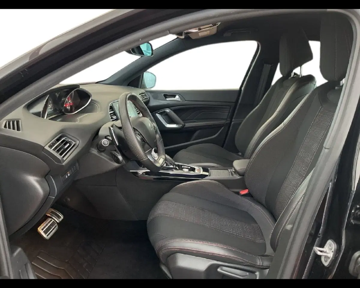 Peugeot 308 Tre Volumi usata a Torino (2)