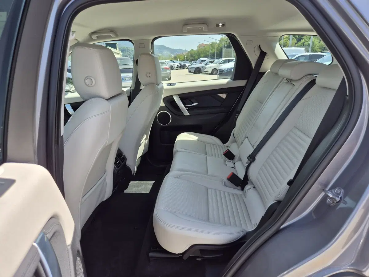 Land Rover Discovery Sport usata  (7)