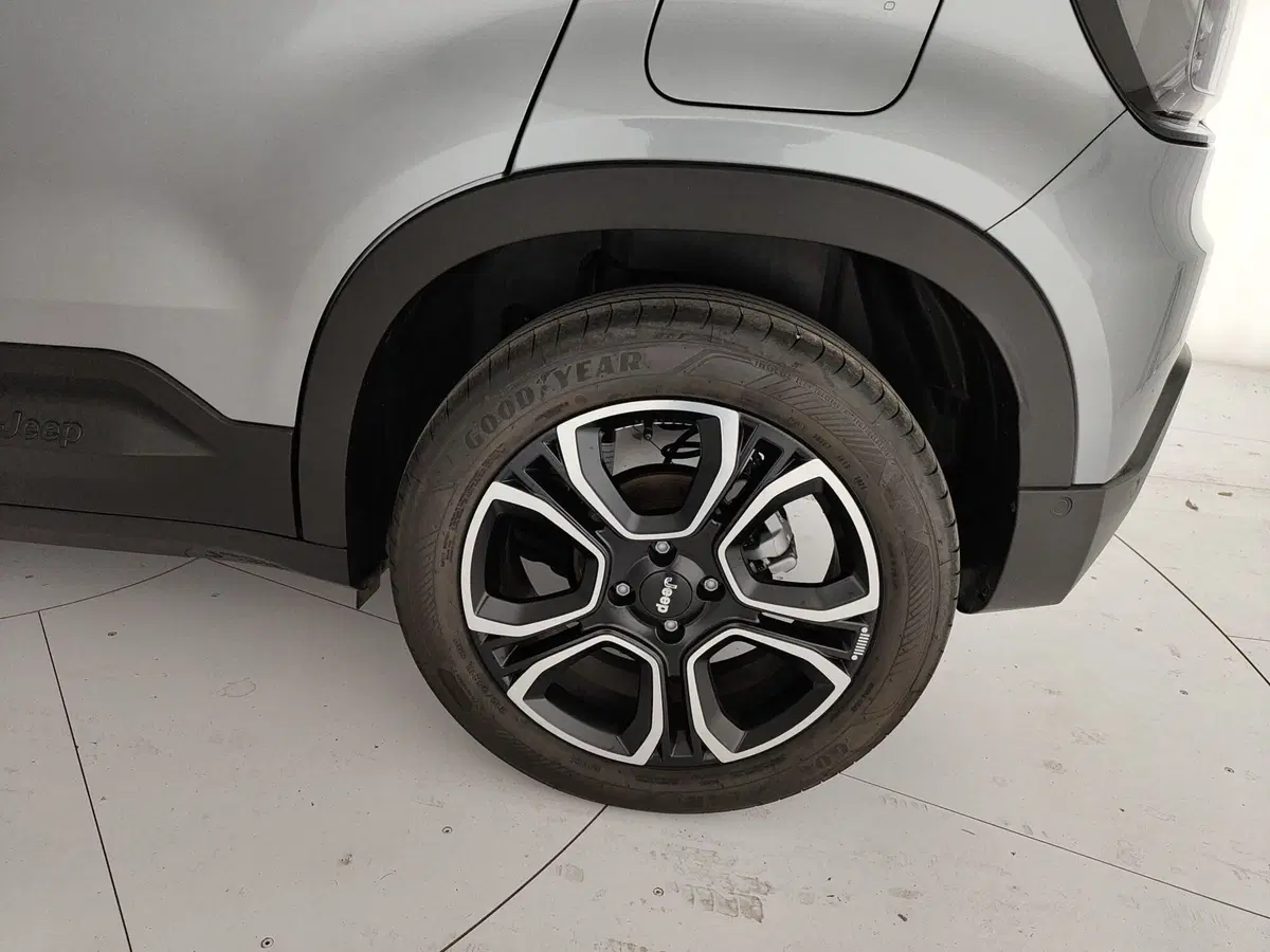 Jeep Avenger usata a Caserta (11)