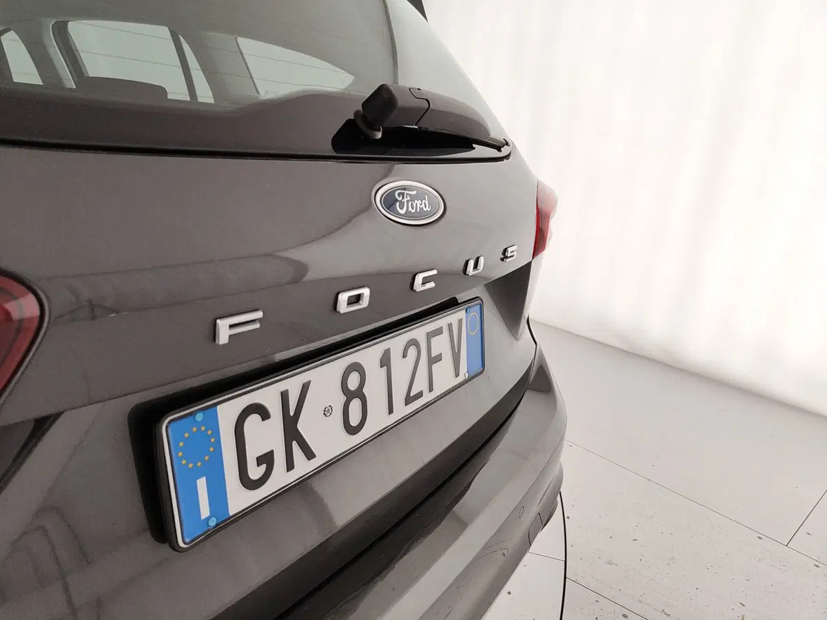 Ford Focus Station Wagon usata a Caserta (10)
