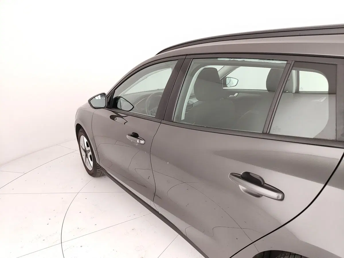 Ford Focus Station Wagon usata a Caserta (12)