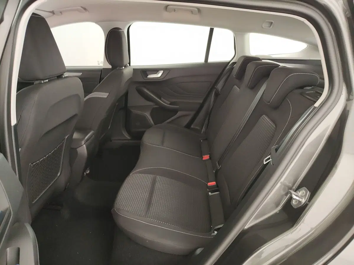 Ford Focus Station Wagon usata a Caserta (18)