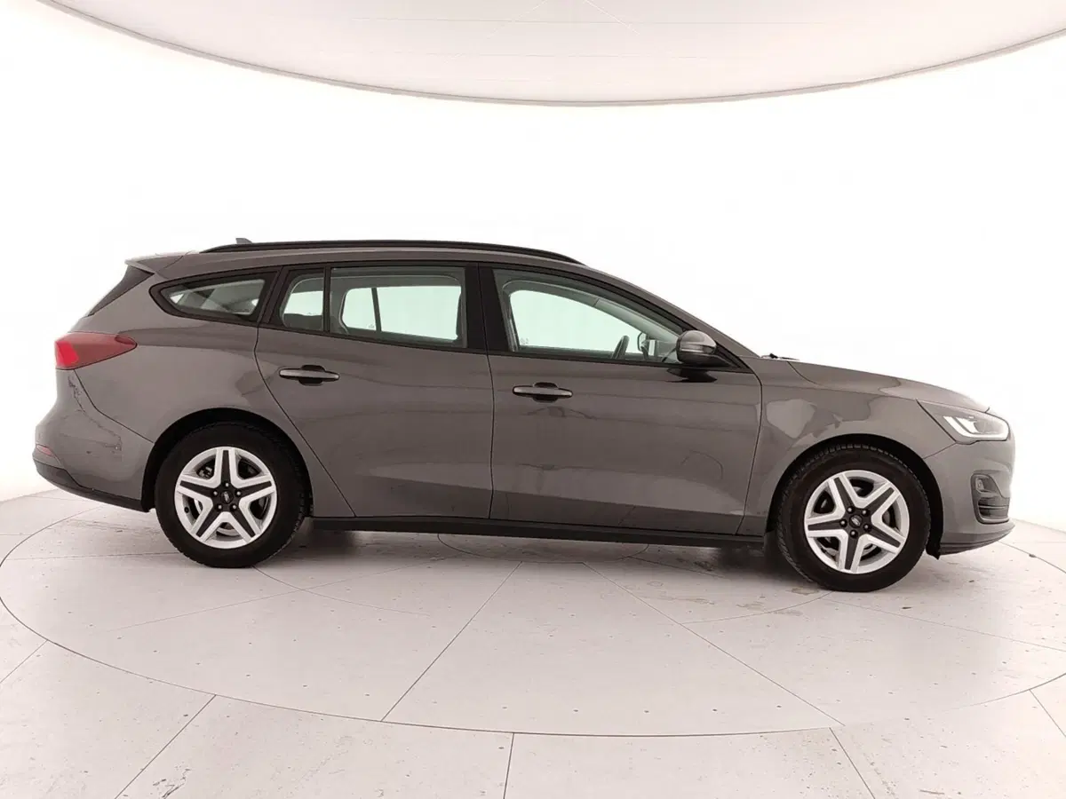 Ford Focus Station Wagon usata a Caserta (7)