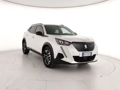 Peugeot 2008 BlueHDi 130 S&amp;S EAT8 Allure Pack del 2022 usata a Caserta