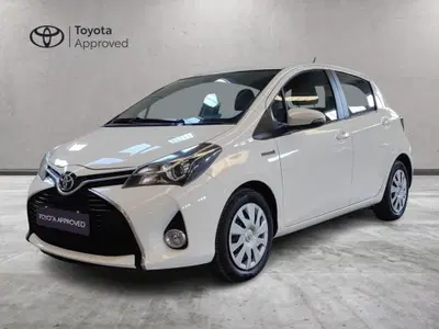 Toyota Yaris 1.5 Hybrid 5 porte Active del 2014 usata a Milano