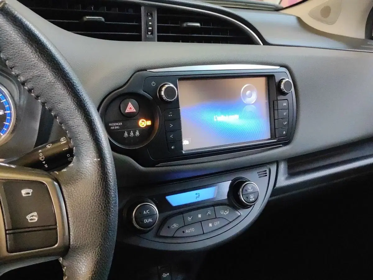 Toyota Yaris usata a Milano (11)