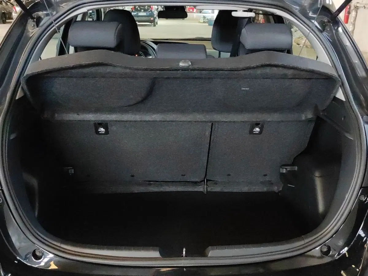 Toyota Yaris usata a Milano (7)