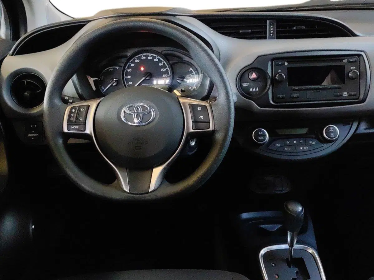 Toyota Yaris usata a Milano (9)