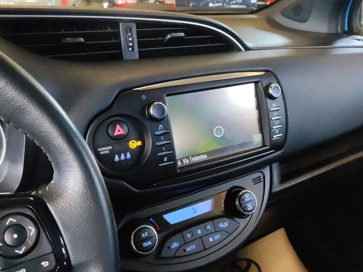 Toyota Yaris usata a Milano (11)