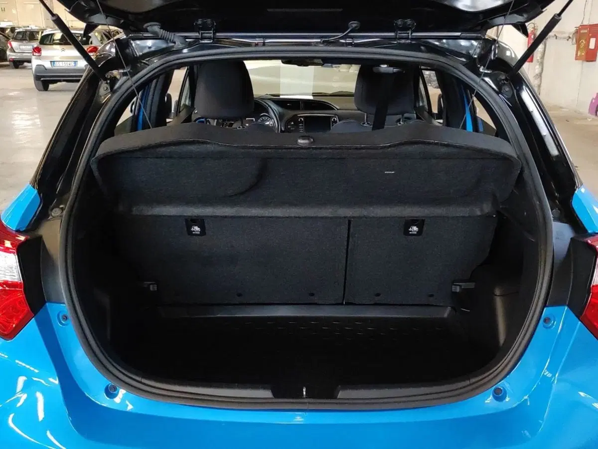 Toyota Yaris usata a Milano (7)