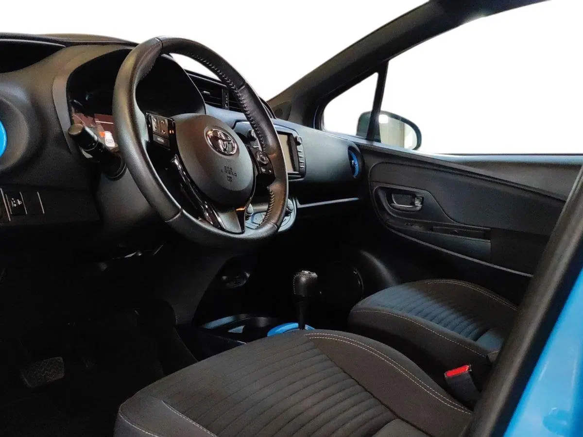Toyota Yaris usata a Milano (8)