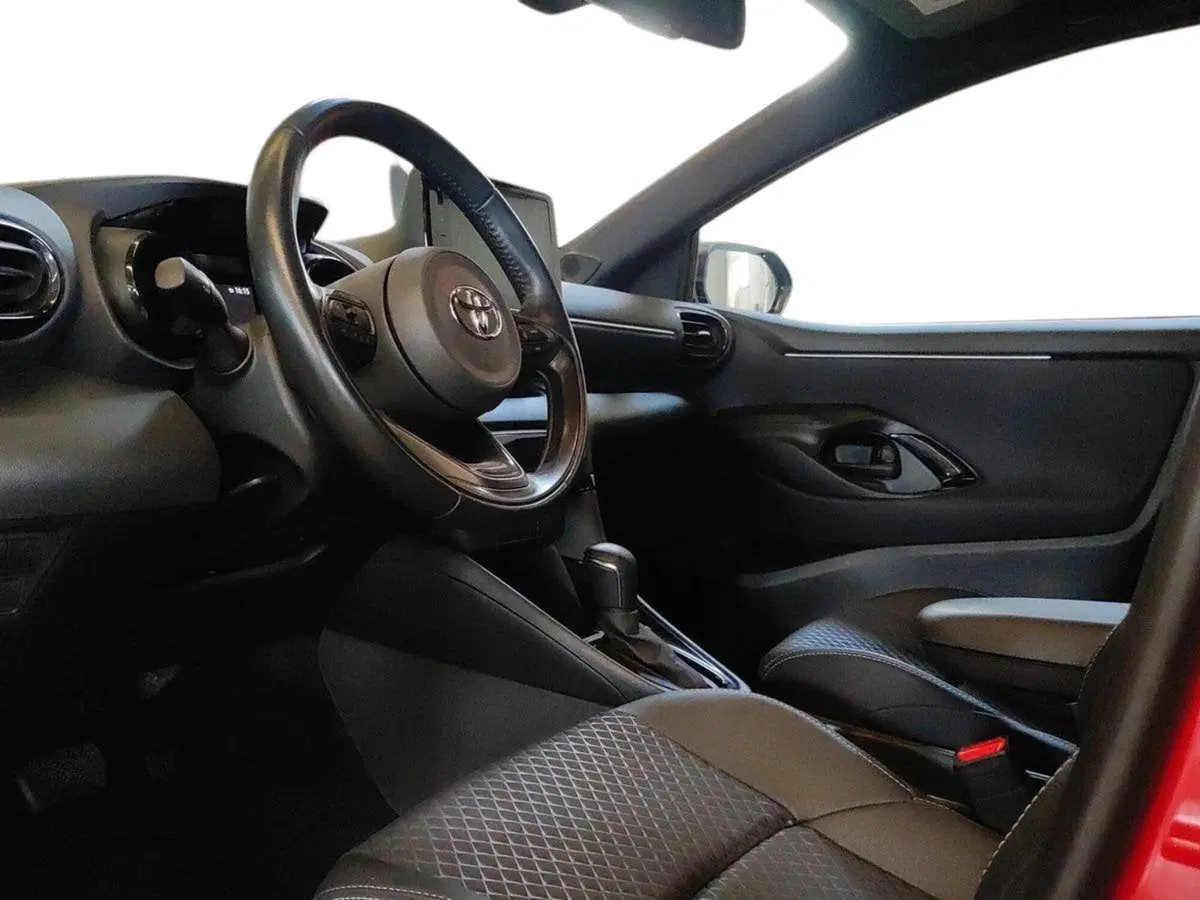Toyota Yaris usata a Milano (8)