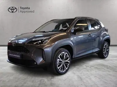 Toyota Yaris Cross 1.5 Hybrid 5p. E-CVT Lounge del 2022 usata a Milano