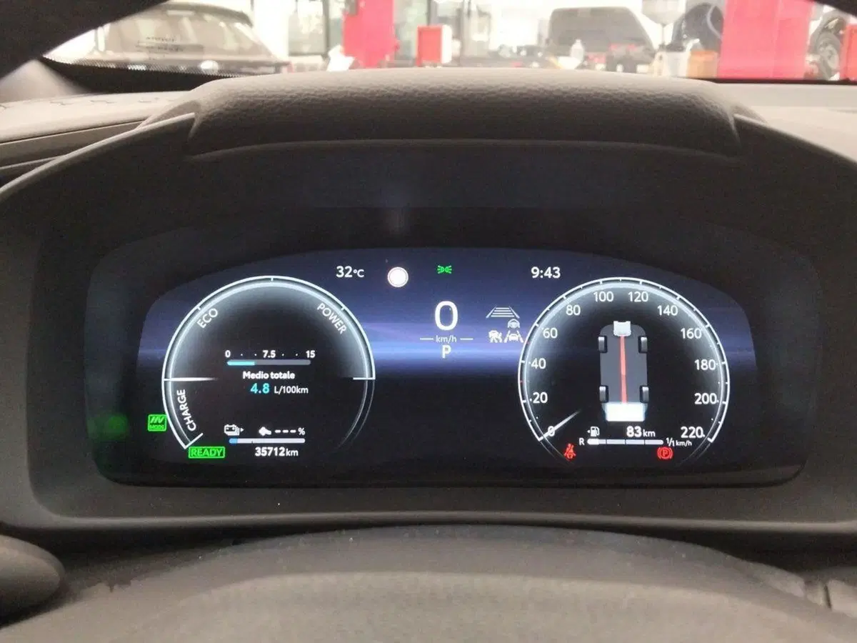 Toyota Toyota C-HR usata a Roma (8)