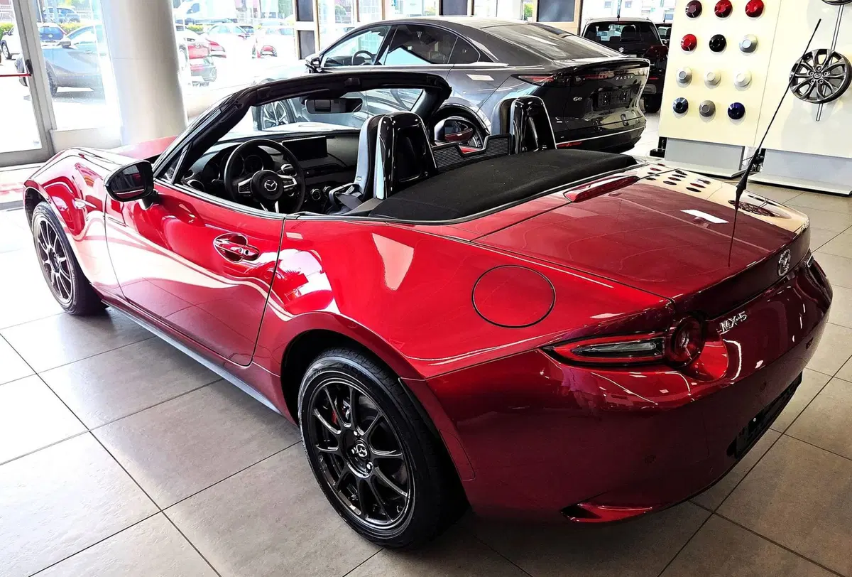 Mazda MX-5 nuova a Pavia (5)