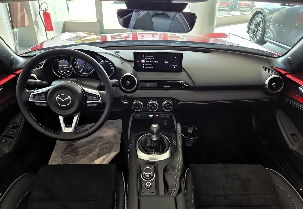 Mazda MX-5 nuova a Pavia (8)