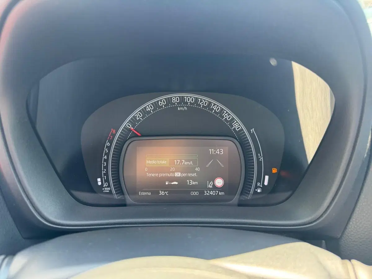 Toyota Aygo X usata a Modena (10)