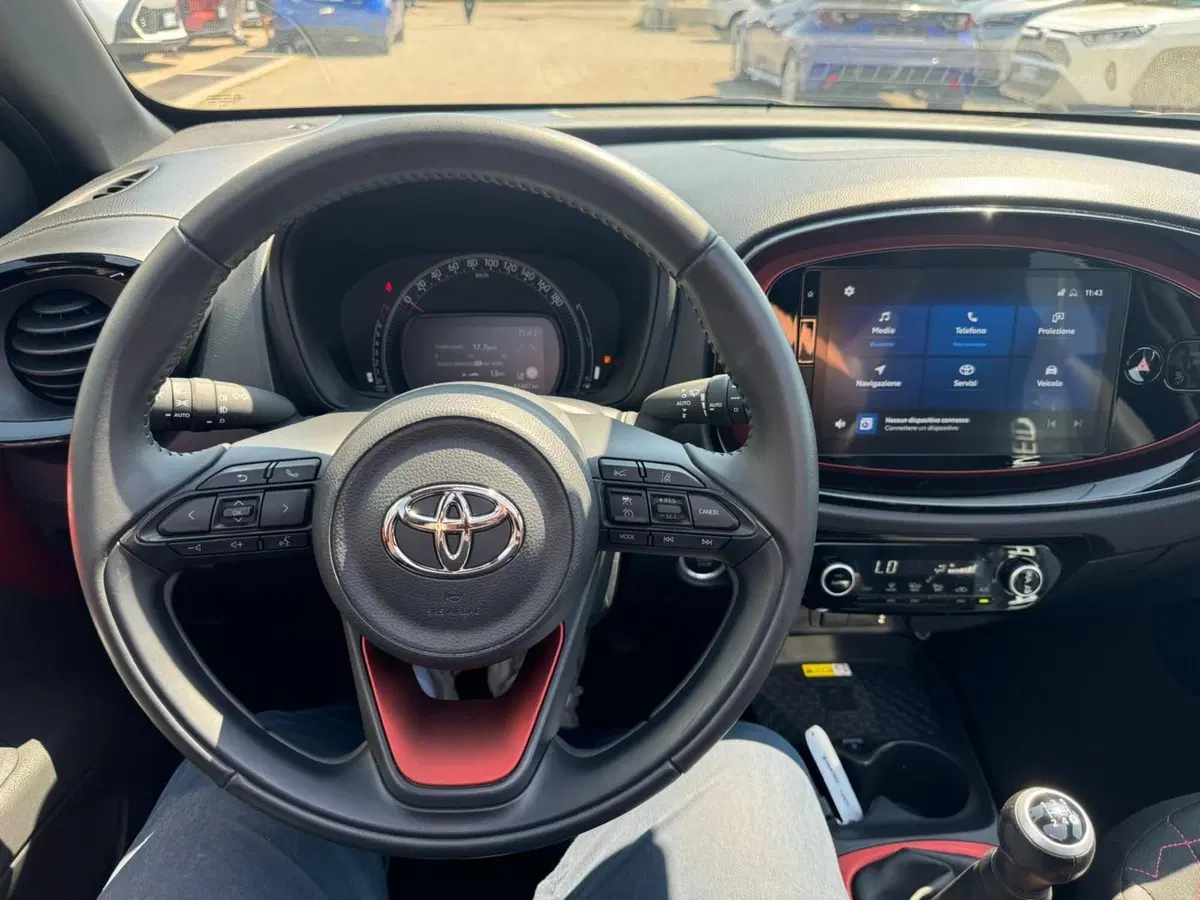 Toyota Aygo X usata a Modena (11)