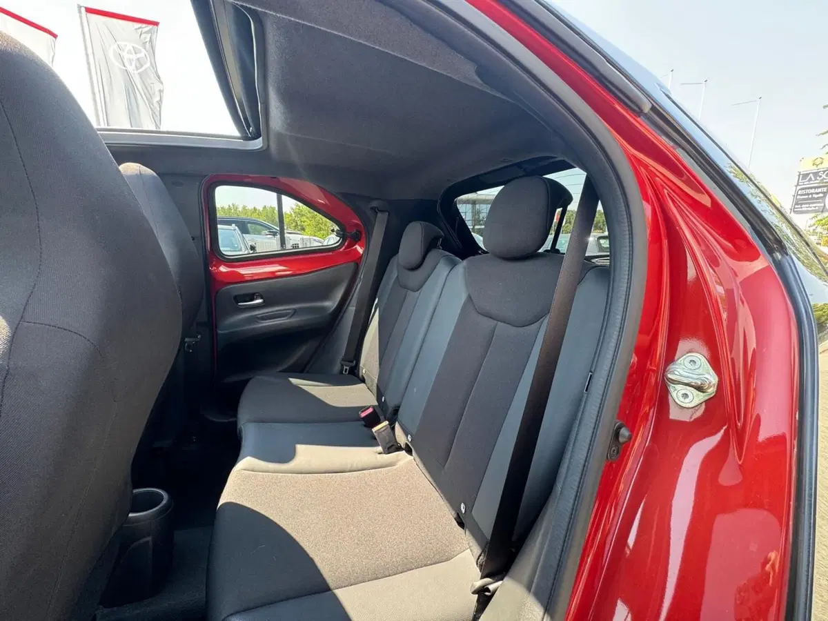 Toyota Aygo X usata a Modena (15)